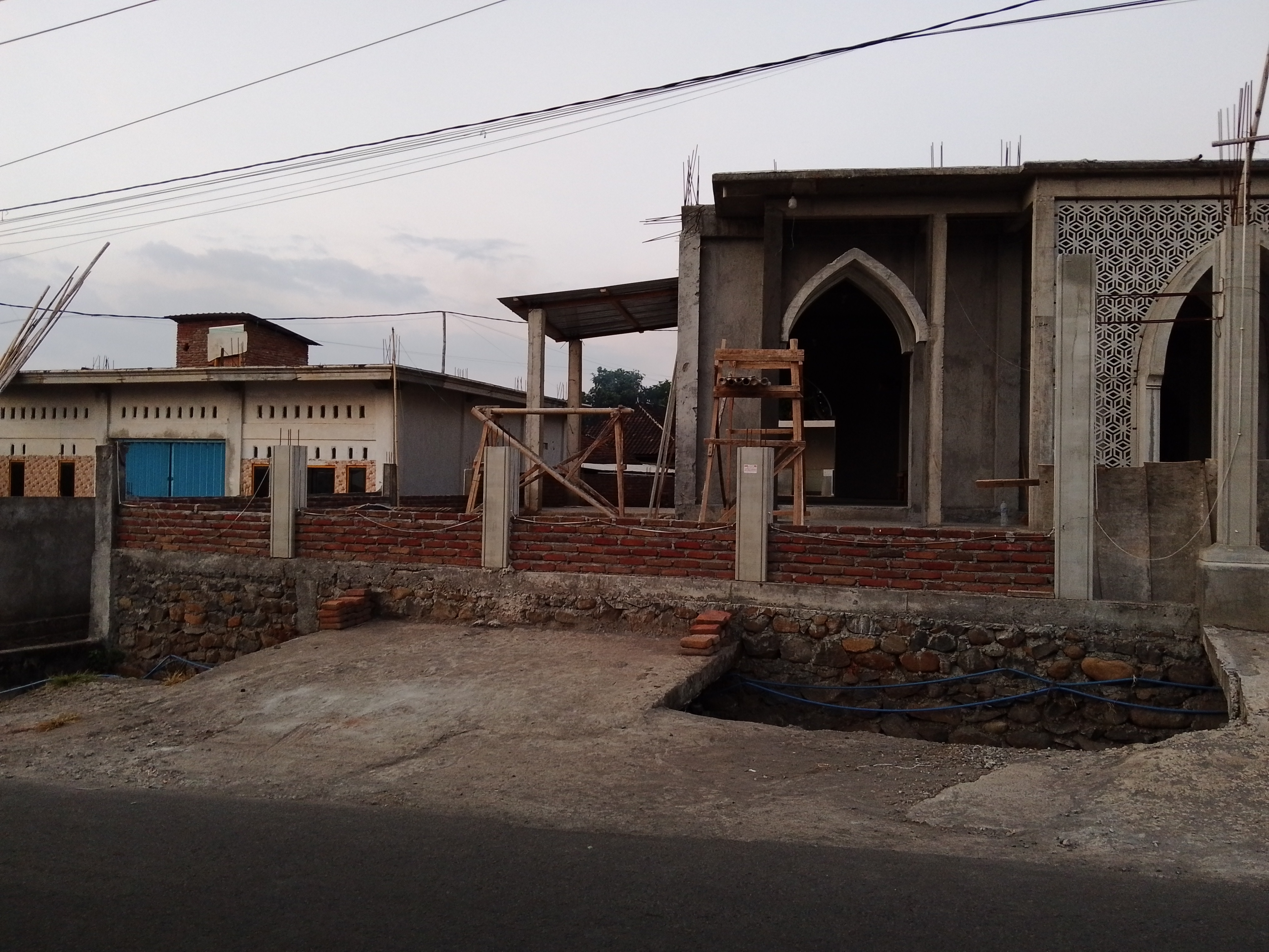 Penyelesaian Tembok /Penyengkar halaman (2)