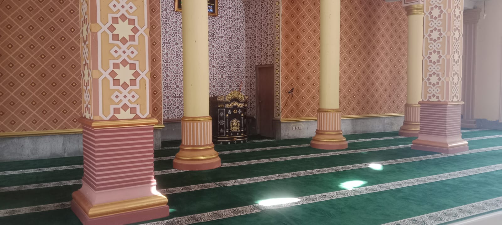 Ruang Utama Sholat