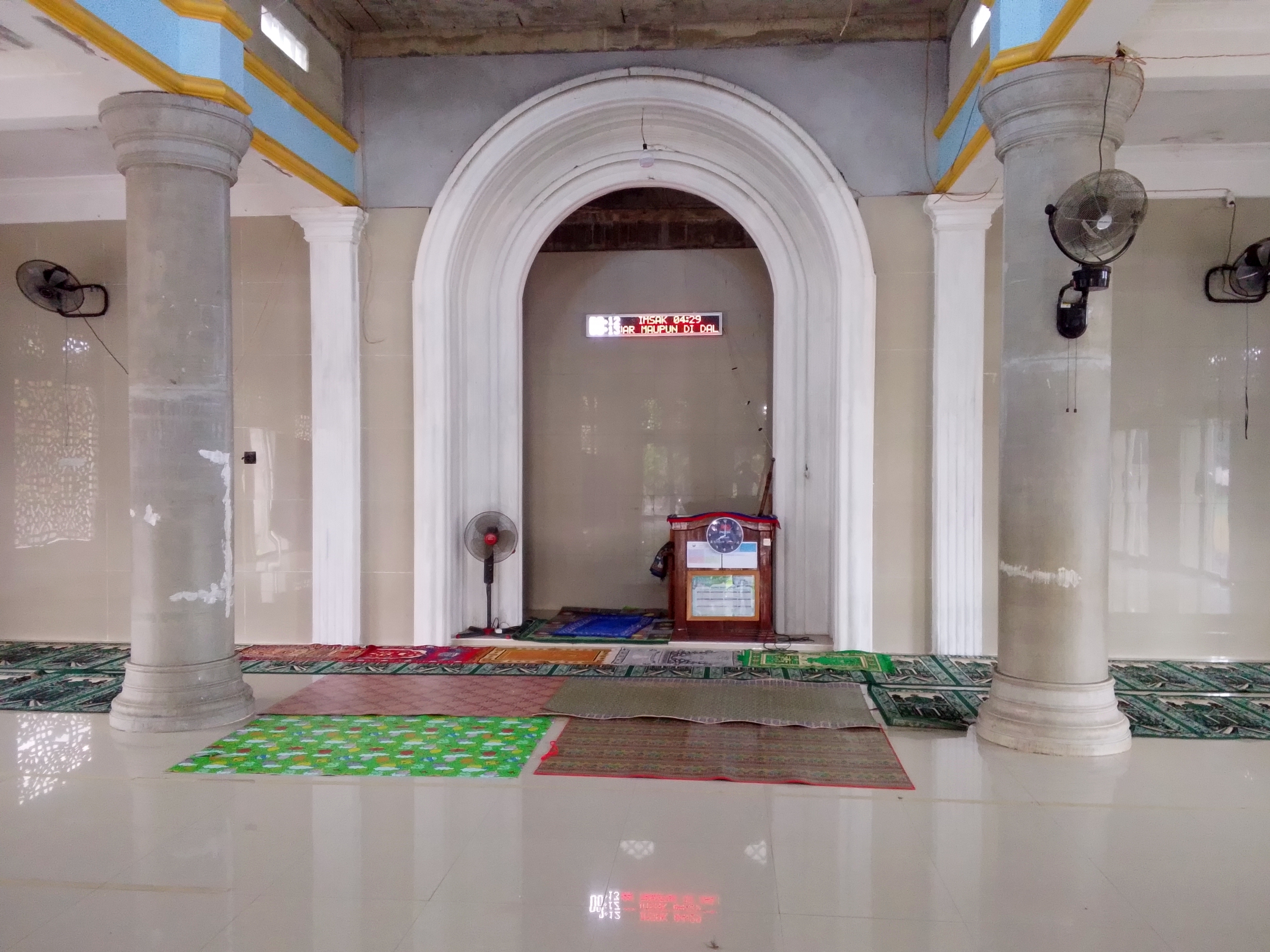 Ruang Utama Sholat